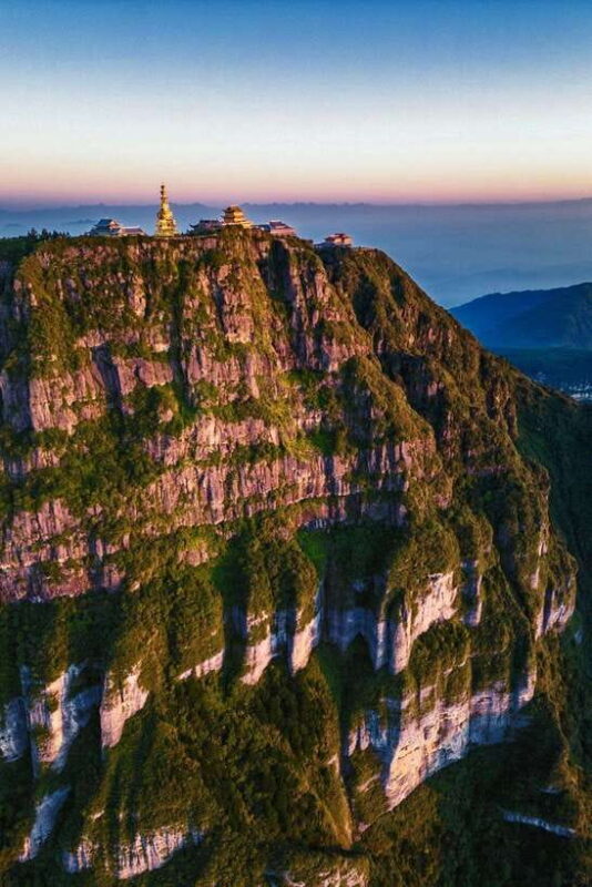 Mount Emei: Experience Natural Beauty and Buddhist Culture - Key Points