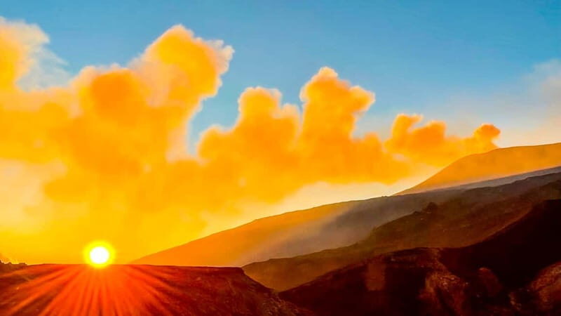 Mount Etna: Trek to 3000m with cable car and jeep - FAQ