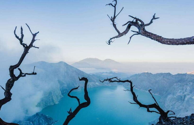 Mount Ijen Blue Fire & Crater Hike with Local Guide - Key Points