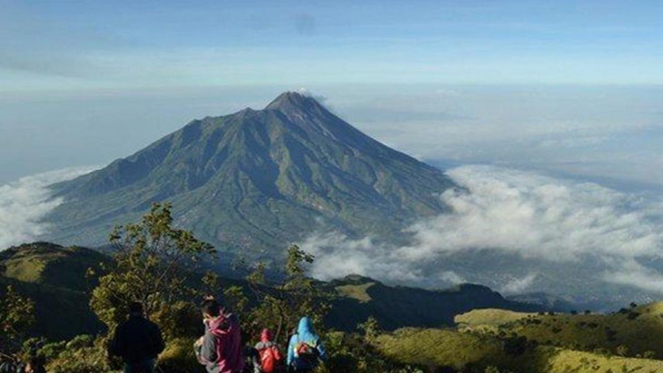 Mount Merbabu Day Hiking Tour - What to Bring