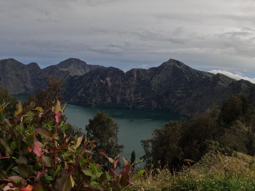 Mount Rinjani One Day Trek to Crater Rim Senaru - Tour Guide and Language Support