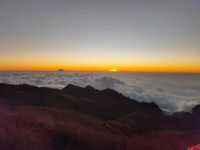 Mount Rinjani:Senaru Crater Rim 2 Day / 1 Night Private Tour - Day Two: Sunrise, Lake, and Return