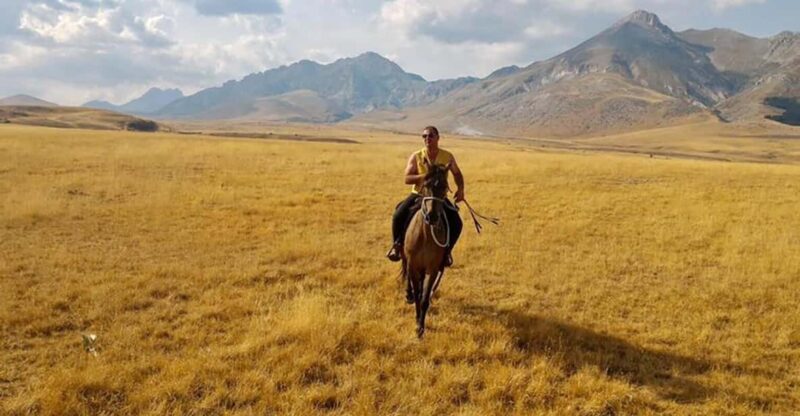 Mountains of the Abruzzo: Four Day Horseback Riding Trip - Key Points