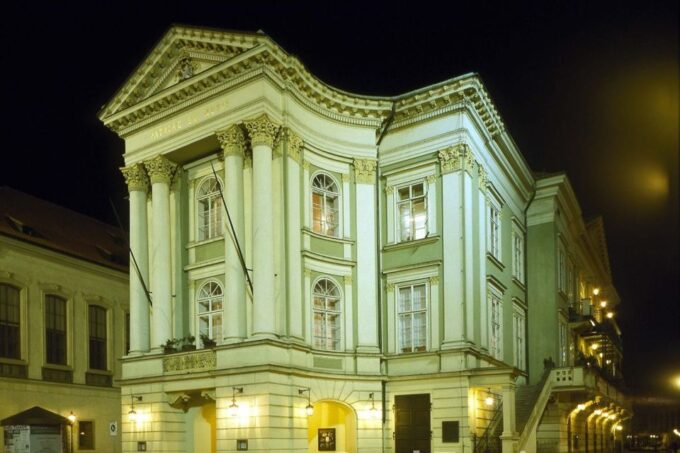 Mozarts Prague: Old Town, Lesser Town & Czech Museum Tour - Tour Languages