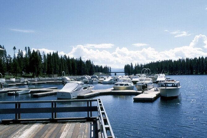 Mt Rushmore Yellowstone and Arches National Parks 6 day Tour - Transportation and Group Size