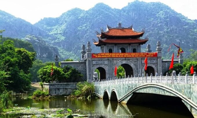 Mua Cave - Trang An - Hoa Lu Ancient Capital - Visit to Hoa Lu
