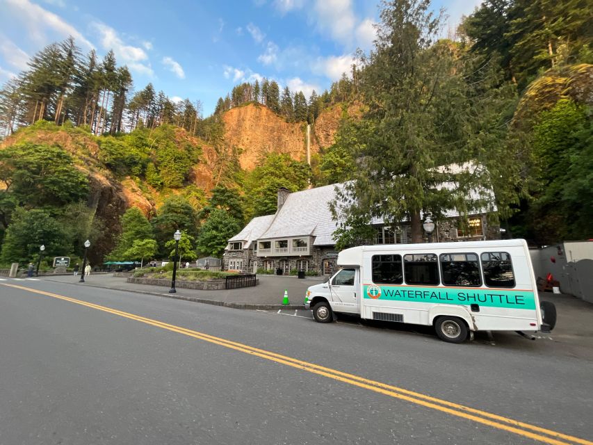 Multnomah Falls: Gorge-Ous Sunset Waterfall Tour (3.5 Hours) - Getting There
