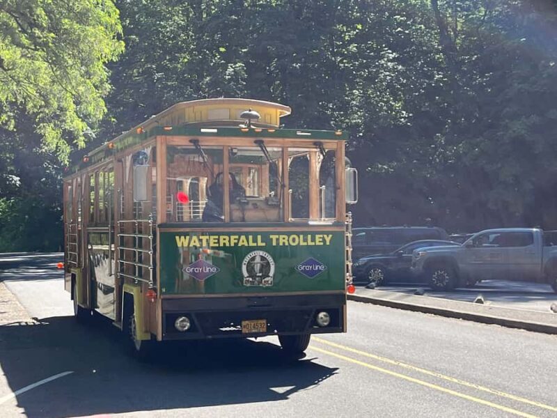 Multnomah Falls: Waterfall Corridor Hop-On Hop-Off Trolley - The Experience in Detail