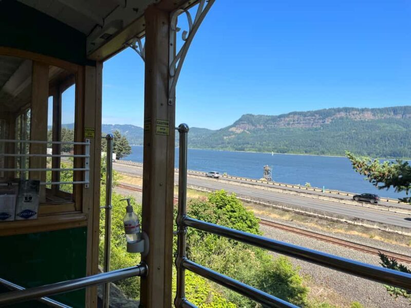 Multnomah Falls: Waterfall Corridor Hop-On Hop-Off Trolley - The Scenic Ride and Guides