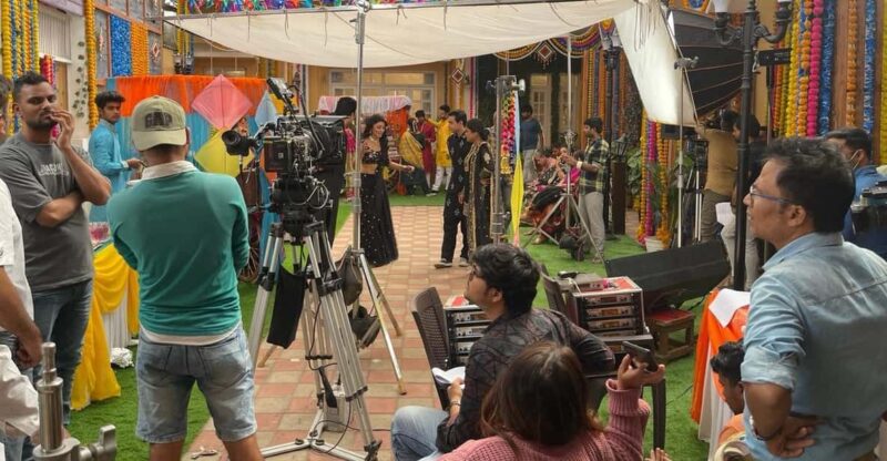 Mumbai: Bollywood Studio Tour With Live Dance Show - Booking Information and Policies
