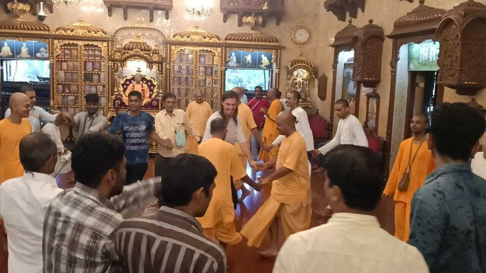 Mumbai: Exclusive Full-Day Private Guided Sightseeing Tour - Participant Information