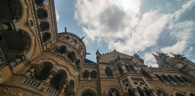 Mumbai Highlights: 25 Must-Sees as Recommended by Gigi Hadid - Discovering Mumbais Art Scene