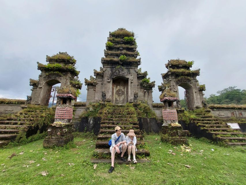 Munduk: Jungle Trekking, Canoeing, Waterfall & Authentic Lunch - Uncovering Tamblingans Cascading Waterfalls