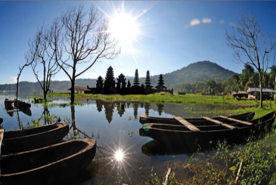 Munduk: Rainforest Tamblingan Lake Trekking & Canoeing - Professional Guide
