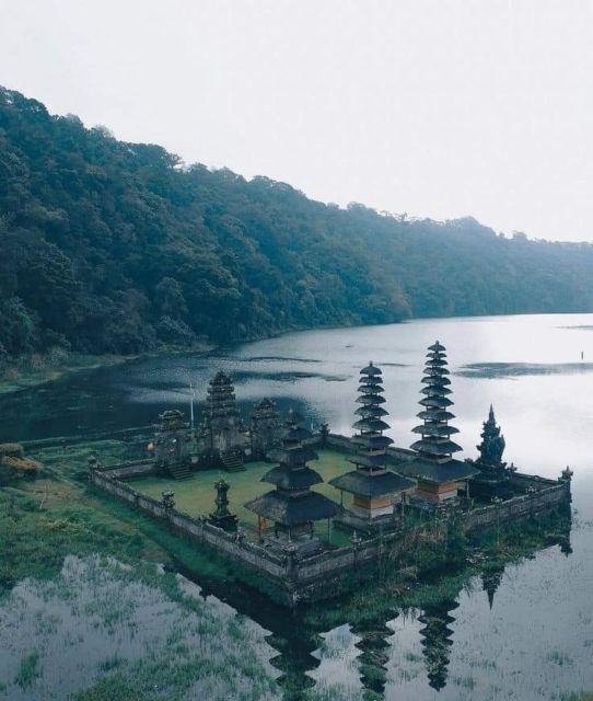 Munduk: Trekking, Banyumala Waterfall, and Tamblingan Temple - Discovering Banyumala Twin Waterfall