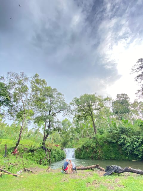 Munduk:2-Days Discover 8 Hidden Waterfalls & Champing - Coffee, Tea, and Local Snacks