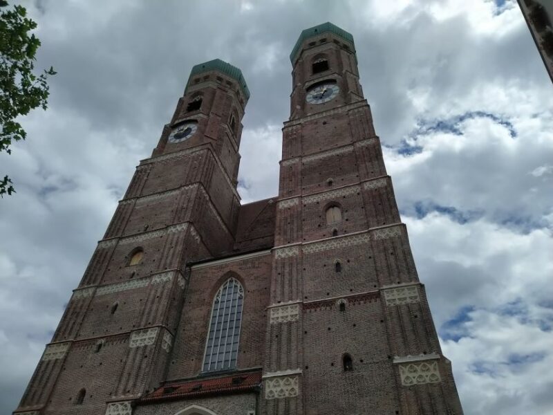 Munich: Bavarian Beer Walking Tour With Samples - Beer Sampling