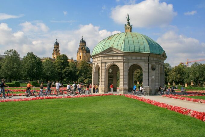 Munich City: Marienplatz and English Garden Walking Tour - Tips for Your Tour