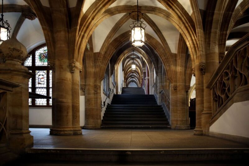 Munich: Guided Tour of the historic Town Hall on Marienplatz - FAQ