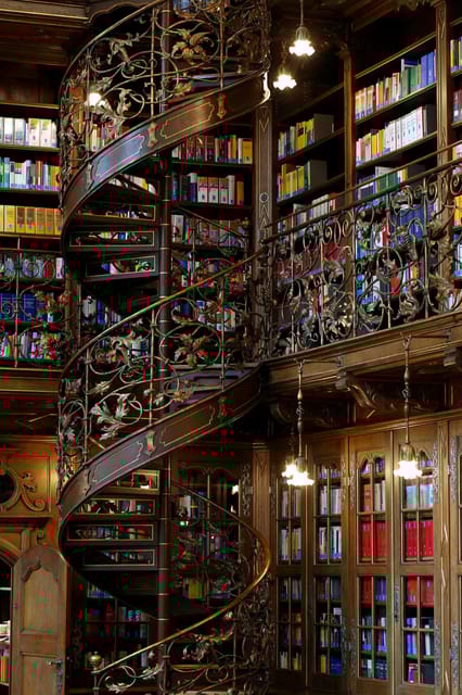 Munich: Law Library Guided Visit With Entry Tickets - Architectural Features of the Venue