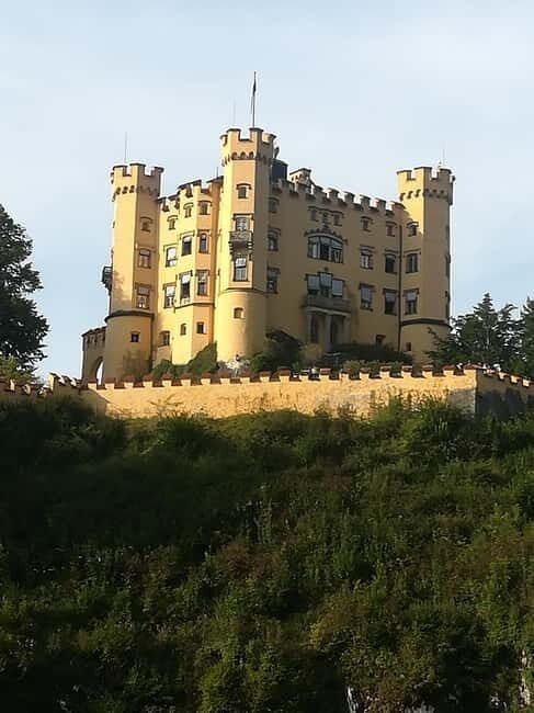 Munich: Neuschwanstein Castle and Linderhof Palace Day Trip - Key Points