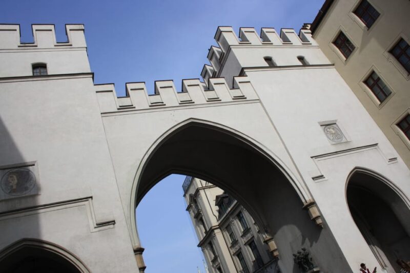 Munich: Old Town Hidden Streets Walking Tour - Exploring Hackenviertel