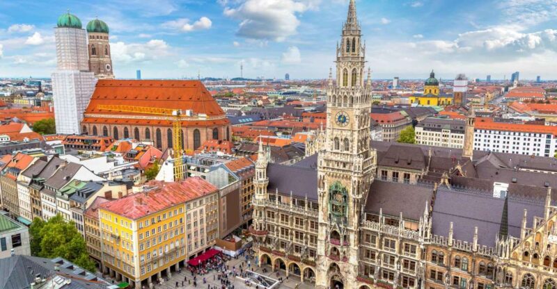 Munich: Old Town & Viktualienmarkt City Walk - Key Points