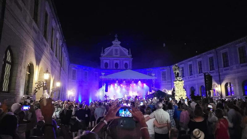 Munich: Open Air Concert - Whitney Houston - More than a moment - The Setting: Munich’s Residenz Courtyard