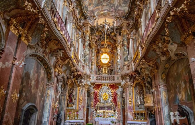 Munich: Private Exclusive History Tour With a Local Expert - Reconstruction After World War II