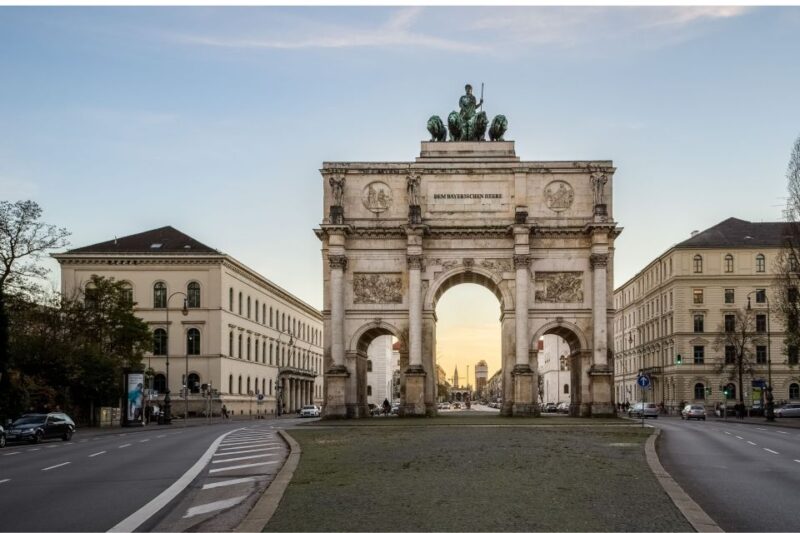 Munich : Private Walking Tour With a Guide (Private Tour) - Explore Munichs Attractions