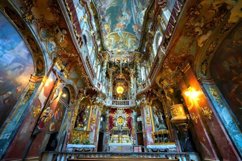 Munich: Spanish Guitar & Bach Toccata at Asamkirche - Who Should Consider This Experience?
