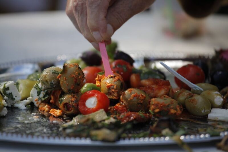 Munich: Viktualienmarkt Food Tasting Tour in German - Key Points