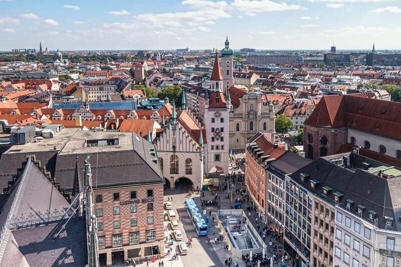 Munich: Vintage Beer Bus Sightseeing with Free Drinks - A Nostalgic Ride in Munich’s Heart