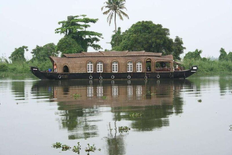 Munnar& Alleppey 3N/4D Exclusive Tour with Houseboat Stay - Alleppey: Backwater Bliss