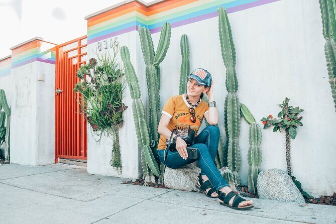 Murals and Graffiti Photoshoot - Posh Melrose with a Photographer in Los Angeles - Introduction to the LA Murals Photoshoot