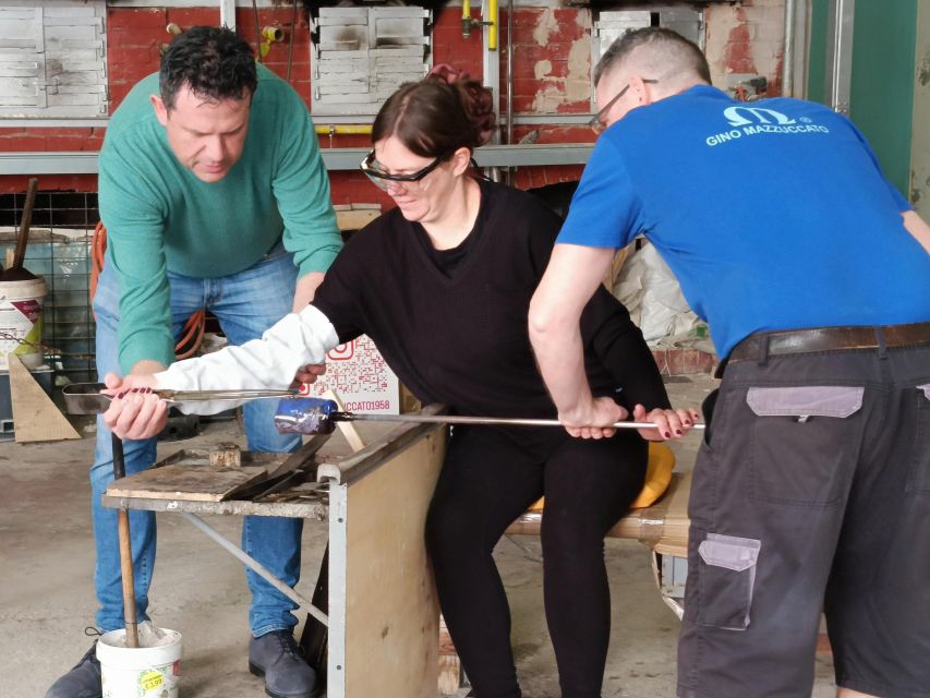 Murano: Make Your Item With a Glass Master and Take It Home - Meeting Point and Transport