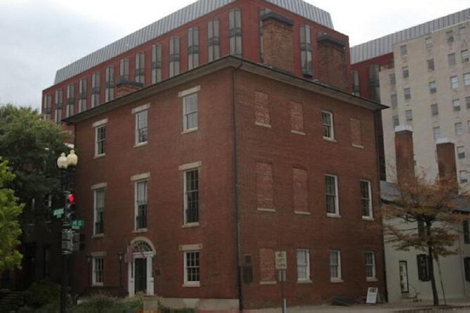 Murders, Mysteries, and Hauntings of DC Night-Time Walking Tour - Key Points