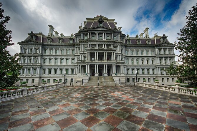 Murders, Mysteries, and Hauntings of DC Night-Time Walking Tour - Unique Aspects of D.C. History