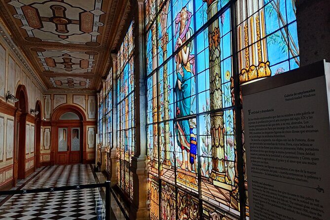 Museum of Anthropology and Castle private tour with historians - Key Points