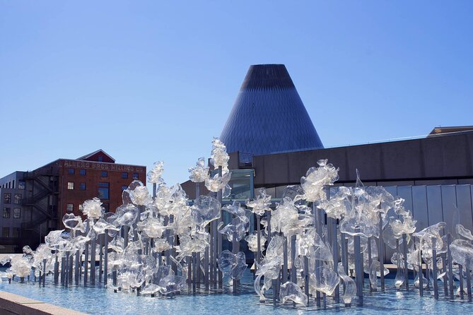 Museum of Glass and Thea Foss Waterway Walking Tour - Getting to the Meeting Point
