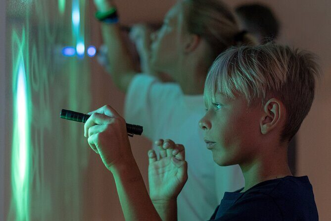 Museum of Illusions Tenerife Entrance Ticket - Group Size and Atmosphere