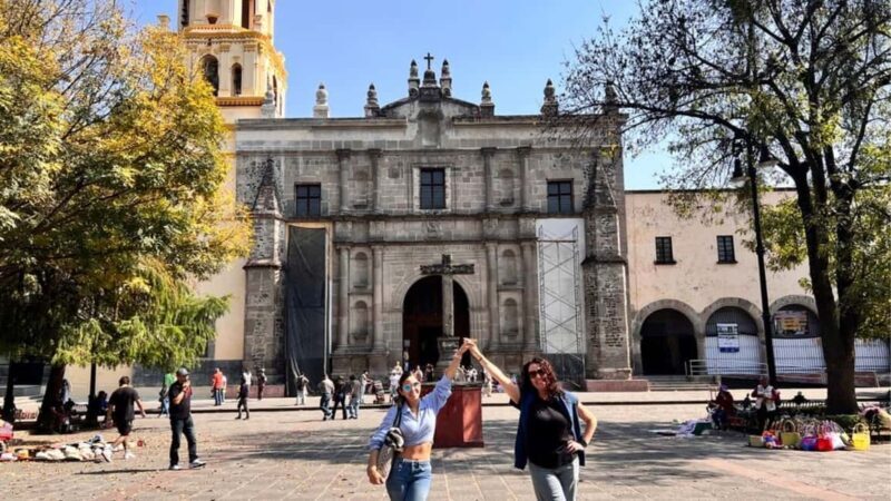 Music and Tequila in Xochimilco visits Coyoacán and CU - University City: Artistic and Educational Landmarks