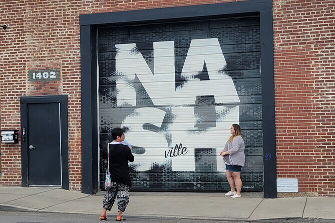 Music Row and 12th Avenue Van Tour - The Neighborhoods and Cultural Spots