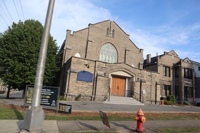 Music Row and 12th Avenue Van Tour - Authentic Local Spots