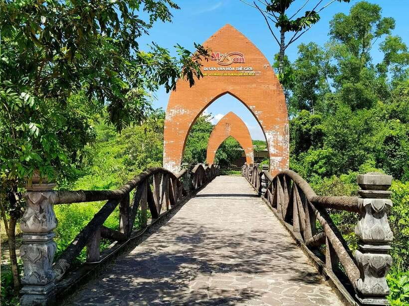 My Son Sanctuary and Hoi An Walking Tour - Discovering Hoi An Ancient Town