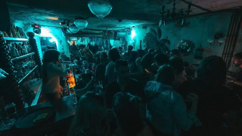 Mykonos Bar Crawl with a Local - The Experience in Context