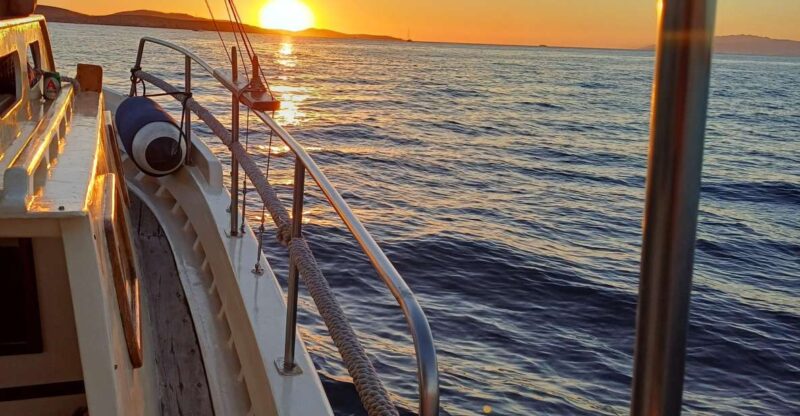 Mykonos Private Sunset Tour With Traditional Boat - Key Points