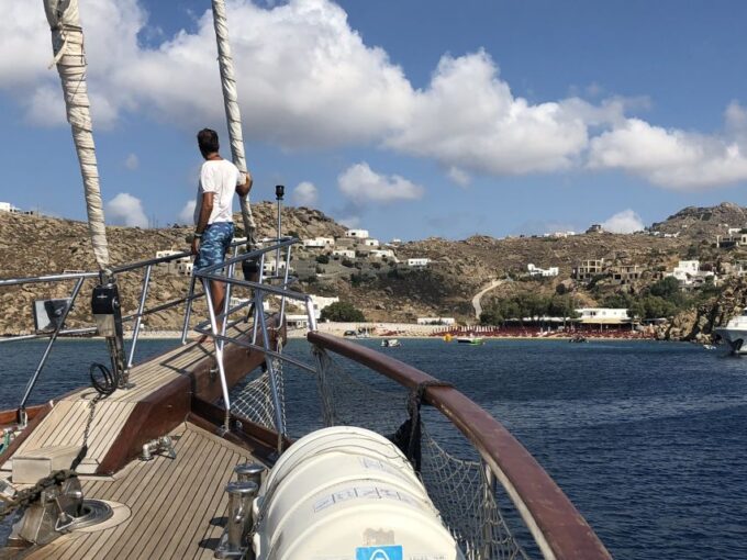 Mykonos: South Beaches & Rhenia Yacht Cruise With Transfers - Rhenia Islet Adventure
