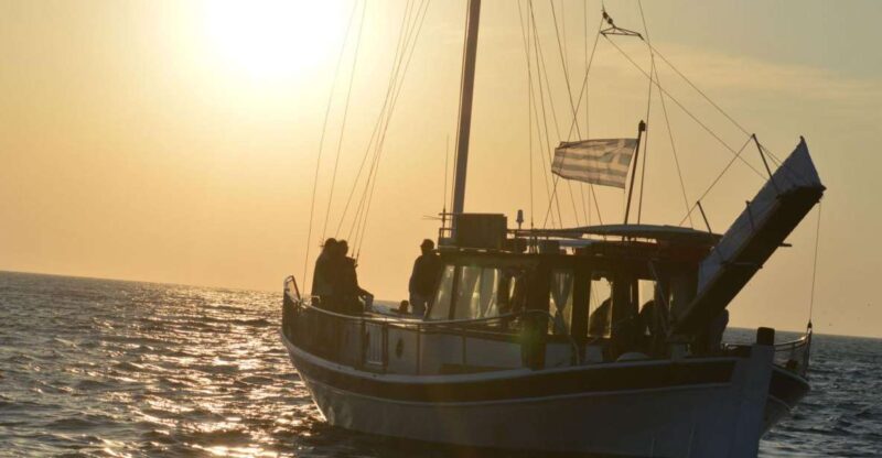 Mykonos: Sunset Boat Trip With Snacks and Drinks - Embarkation Time