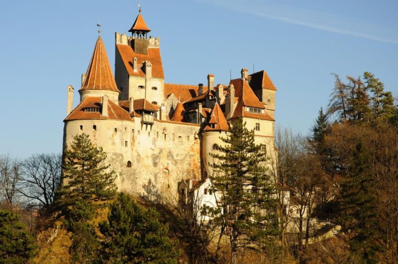 Mysteries of Bran: A Dracula's Tale - The Significance of Crucea Bran